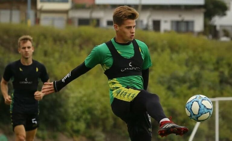 Ferro sigue pensando en el Regional sumando refuerzos