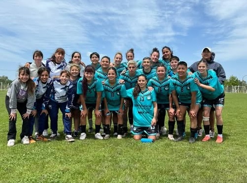 Municipales goleó a Ciudad en el Fútbol Femenino