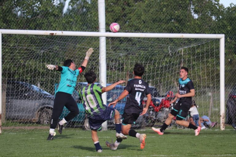 En disputado partido Embajadores le ganó  a Municipales