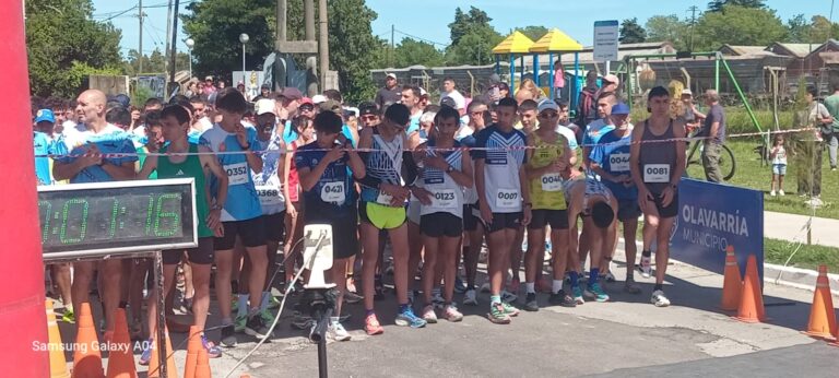 Gustavo y Cecilia Fernández fueron los ganadores de la carrera “Homenaje ARA San Juan – Capitán de Corbeta Diego Wagner”