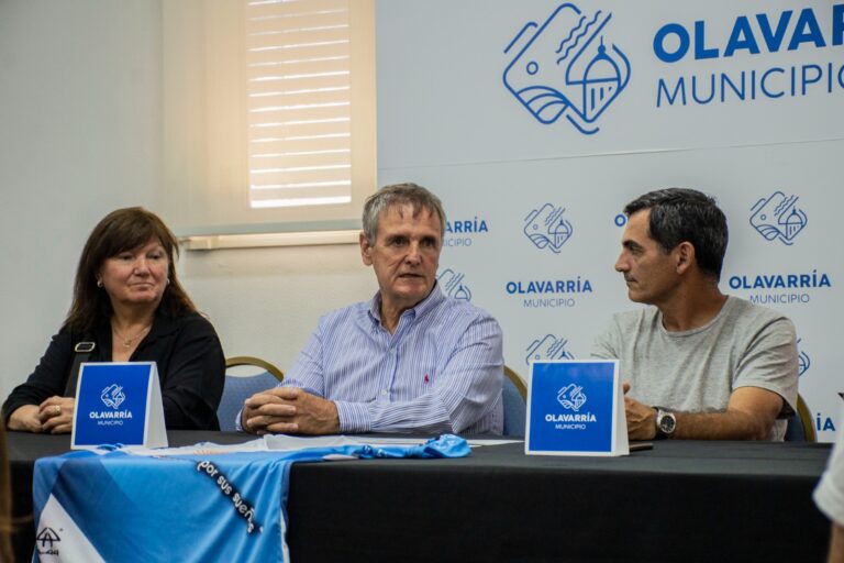 Entrega del dinero recaudado en la “Carrera Homenaje ARA San Juan – Capitán de Corbeta Diego Wagner”