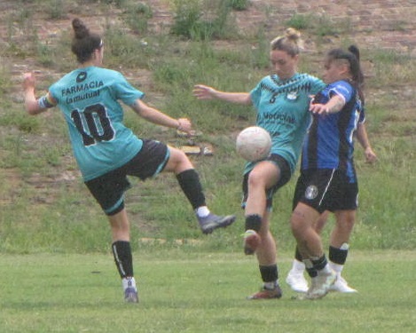 La final de Fútbol Femenino de Primera entre Ciudad y Municipales quedó envuelta en una polémica interminable