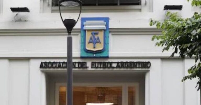 Atención clubes del Federal «A»: Sueldo básico de un futbolista: $ 856.000