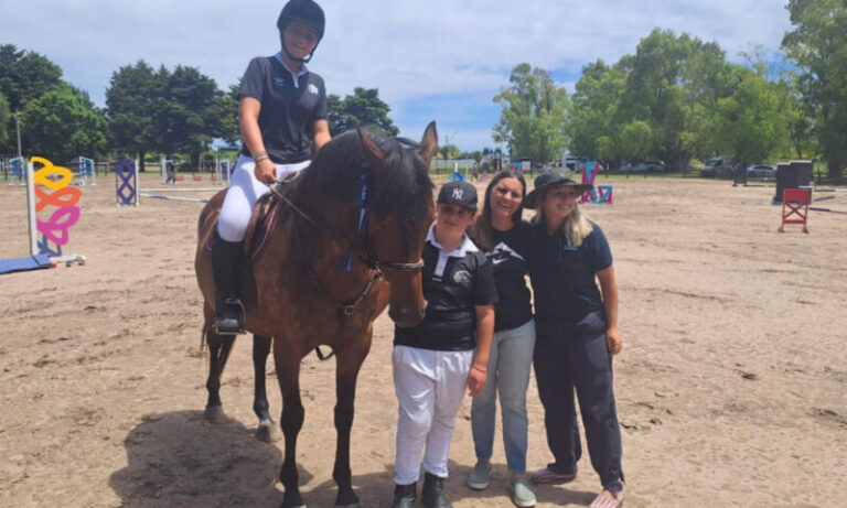 Encuentro de Saltos Hípicos de cierre de año en Estudiantes