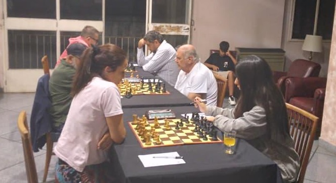 Segunda ronda de los Campeonatos Oficiales de ajedrez