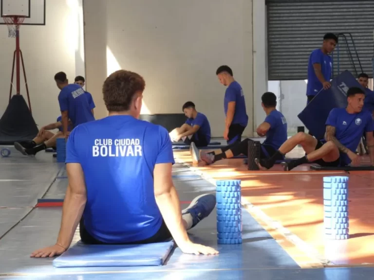 ¿ Ciudad de Bolívar de local en Olavarría en la Primera Nacional ?