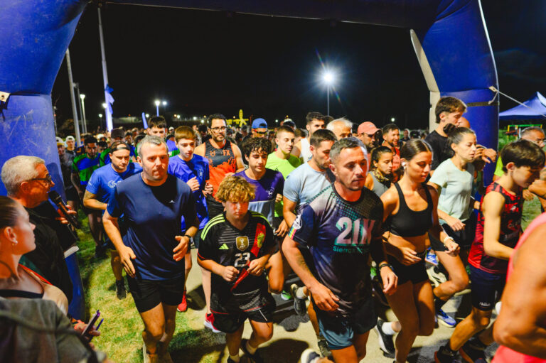 Leo Landaburu y Cecilia Fernández ganaron la Correcaminata en Sierras Bayas