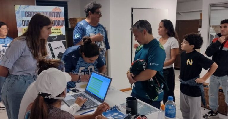 Se realizó la entrega de kits a los partícipes del Cross de la Memoria