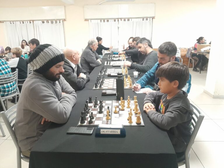 Pandini y Splendore los punteros del Abierto de ajedrez de Racing