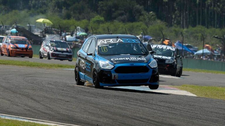 Valentino Spinella fue el olavarriense mejor ubicado en el  autódromo de San Jorge