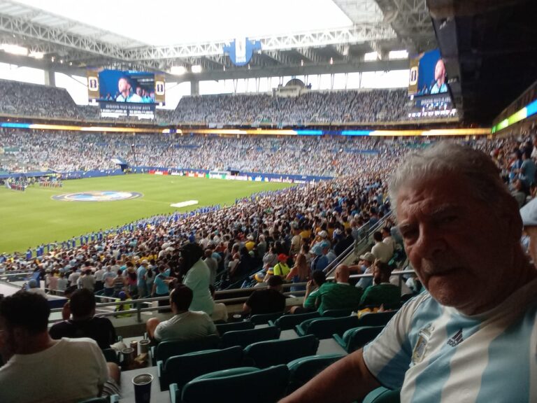 «Emblema» Modo Mundial: Un olavarriense disfrutando de la Copa del Mundo