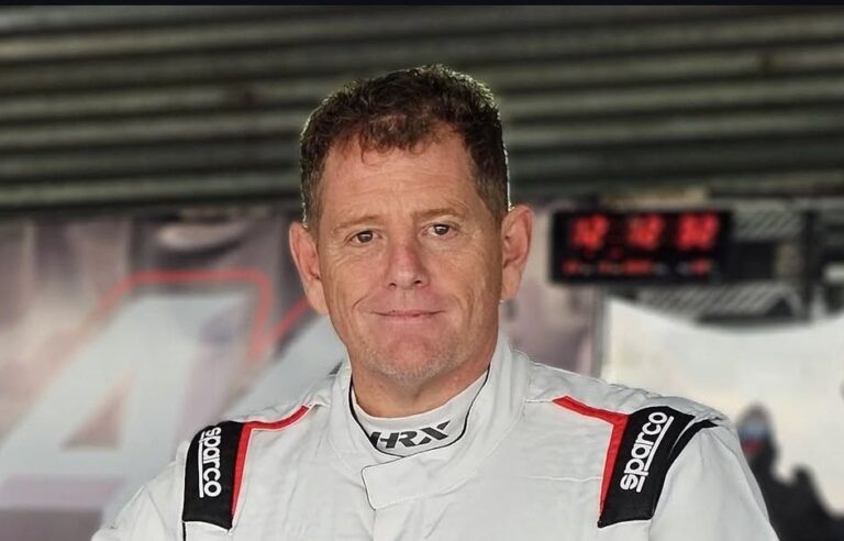 Abandono de Andrés de Vega en la competencia de Procar 4000