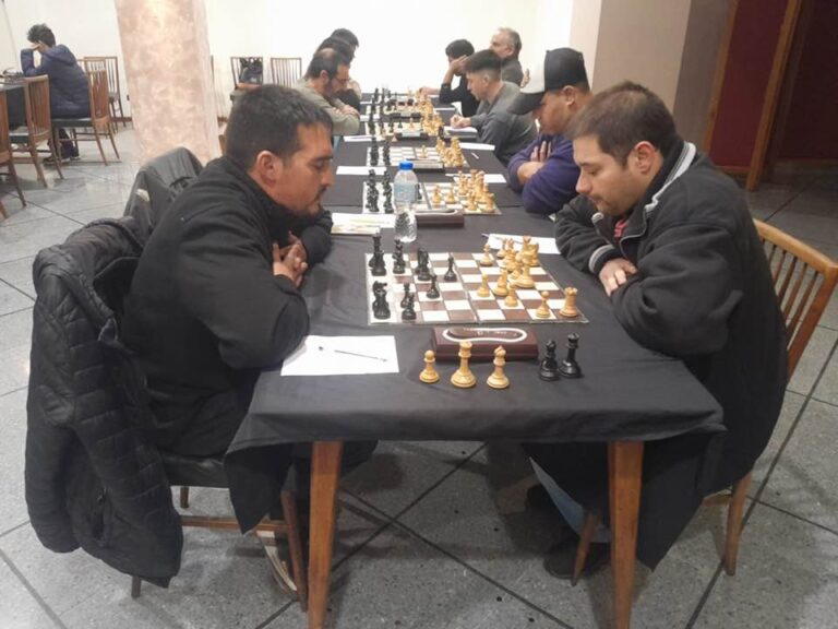 A todo ritmo prosiguen los torneos de ajedrez en disputa