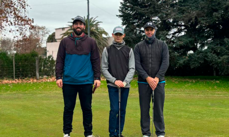Los golfistas desafiaron el mal tiempo y con buena presencia disputaron el medal play previsto