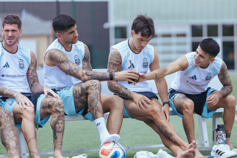 «Emblema» Modo Mundial: Actividad de la Selección