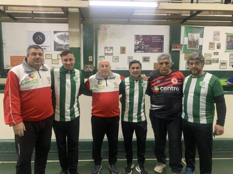 Atlético Hinojo es el finalista  del Oficial de Bochas de Tercetos de Tercera