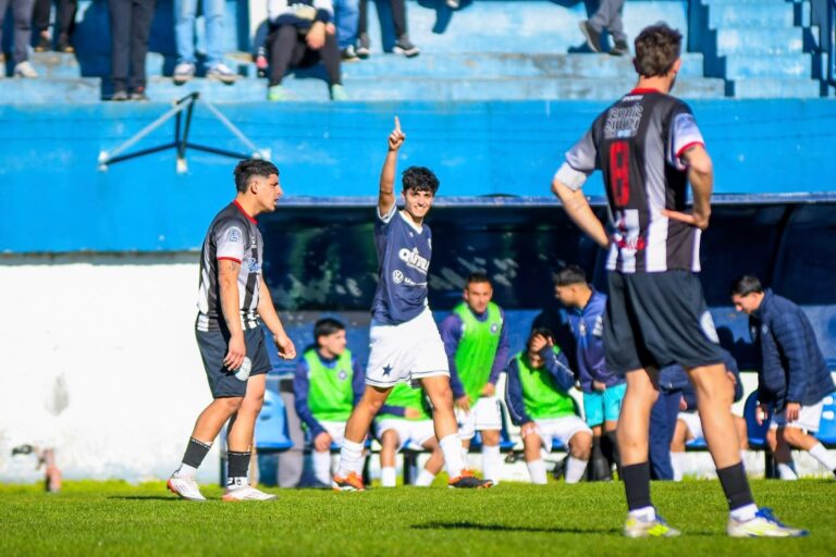 Facundo Tucker por duplicado el gran responsable de la victoria chaira