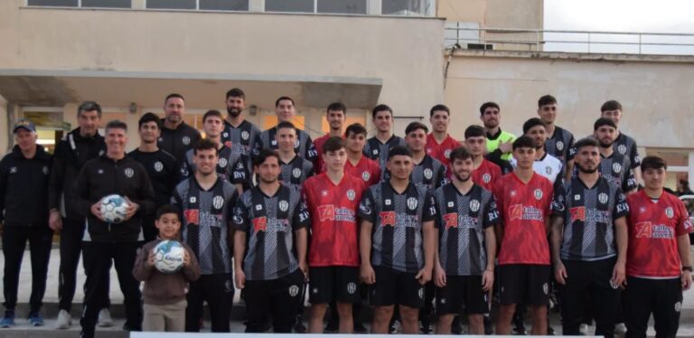 Estudiantes campeón del Interligas  presentó su plantel