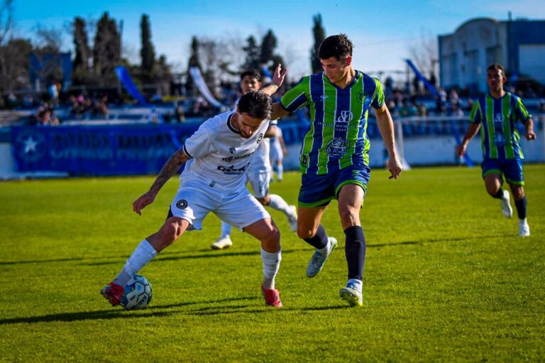 Discreto empate entre Racing y Embajadores en el arranque del Regional