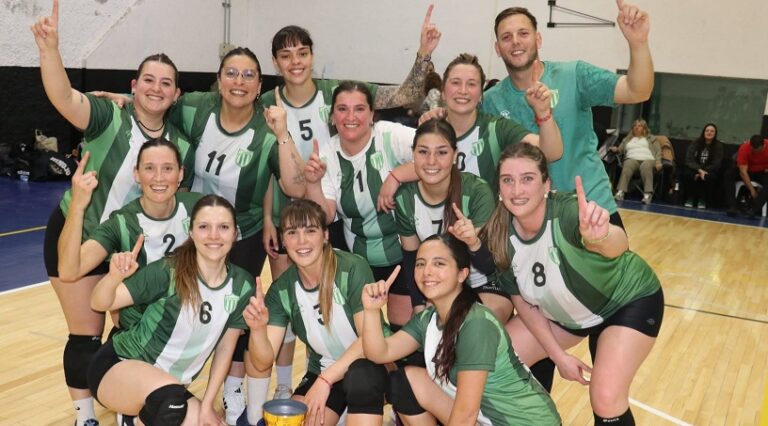 Atlético Hinojo campeón de Intermedia en voleibol y jugará la gran  final con San Martín