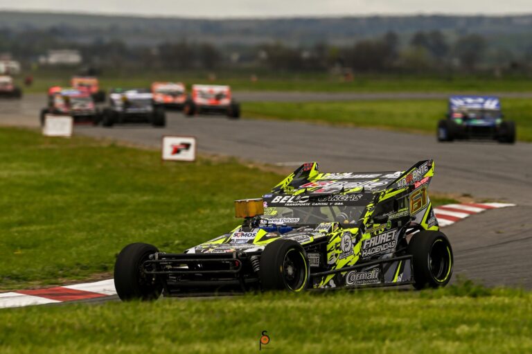 Gran jornada de automovilismo en el Autódromo «Hermanos Emiliozzi»