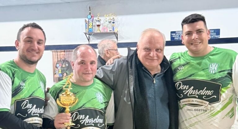 Pueblo Nuevo es el campeón del Oficial de bochas de  Parejas de Primera